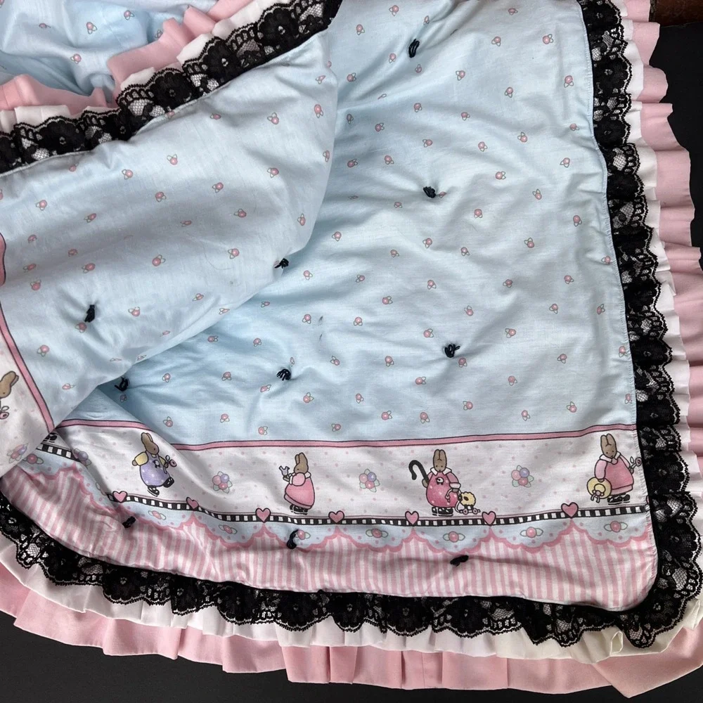VTG 1991 Daisy Kingdom Honey Bunny Quilt 57x46 Hand Tied Ruffle Lace Trim Throw